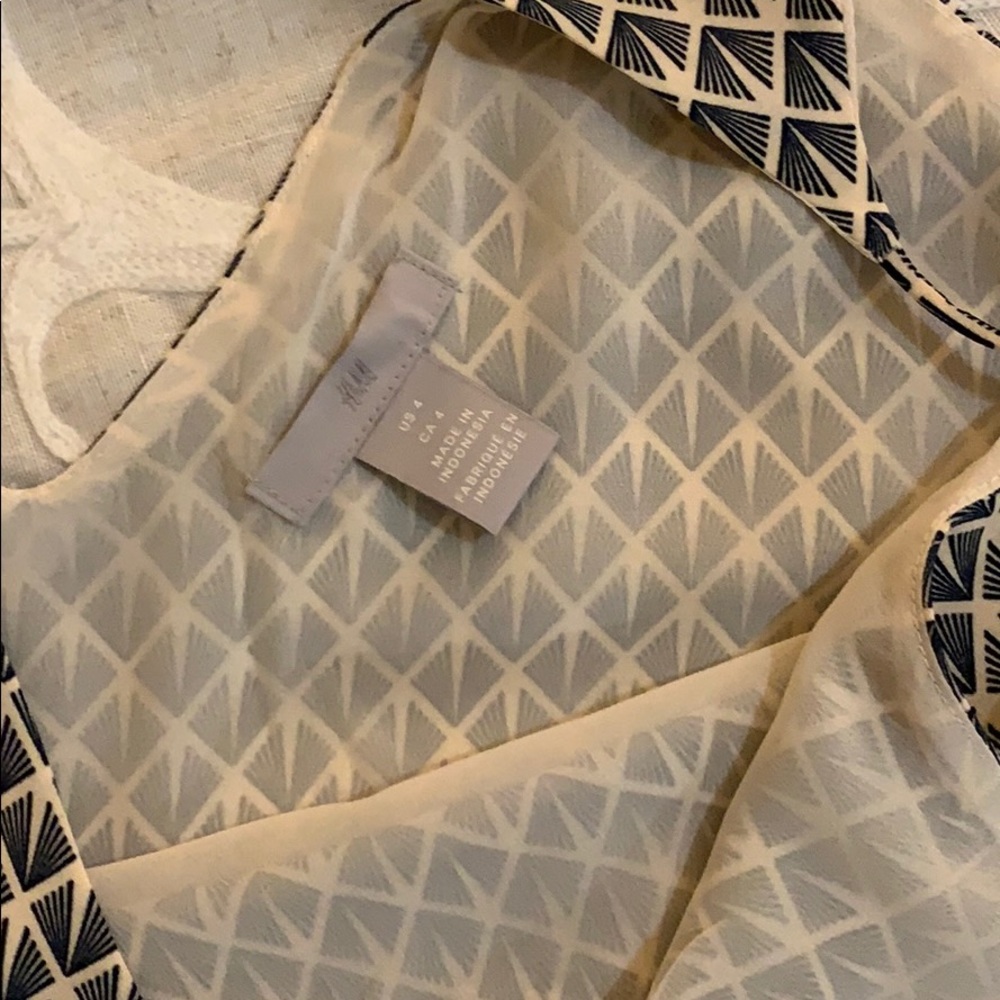 Patterned Tank Top - Picture 4 of 4